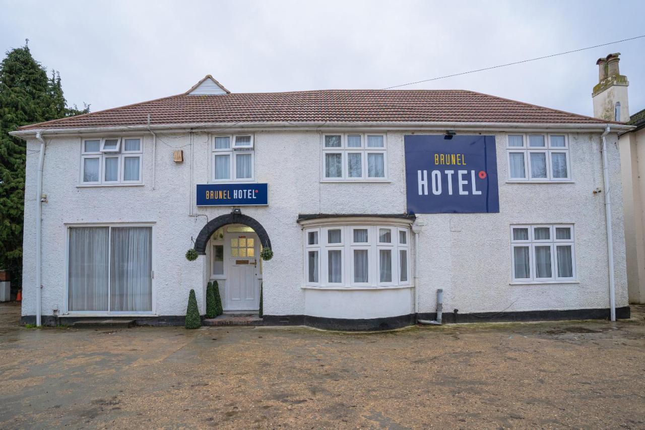 Oyo Brunel Hotel Аксбридж Экстерьер фото