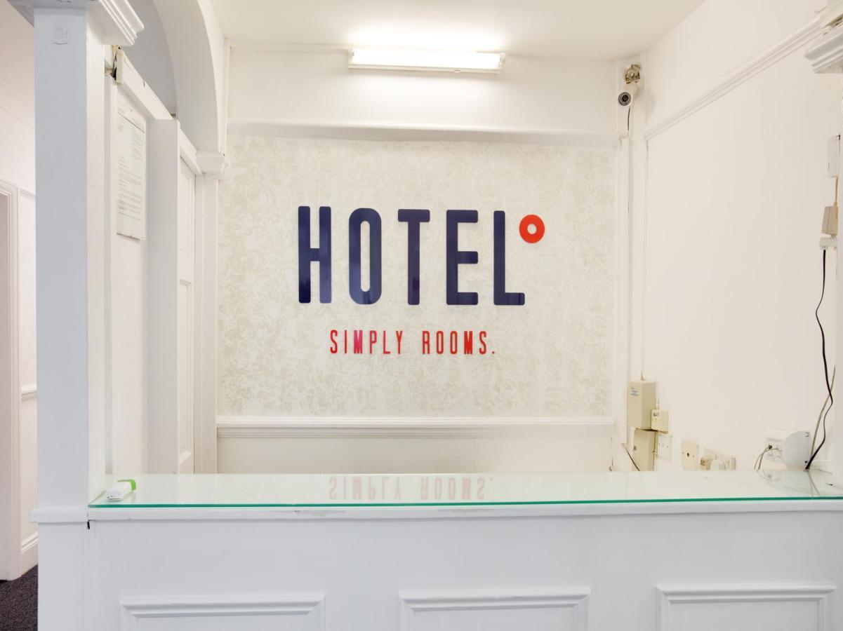 Oyo Brunel Hotel Аксбридж Экстерьер фото